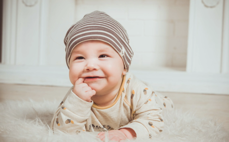  Rostou vašemu miminku zoubky ? Poradíme vám, jak mu pomoci od nepříjemných projevů